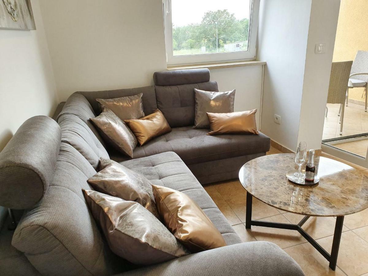 Lastovka Posesi Apartment Medulin Luaran gambar